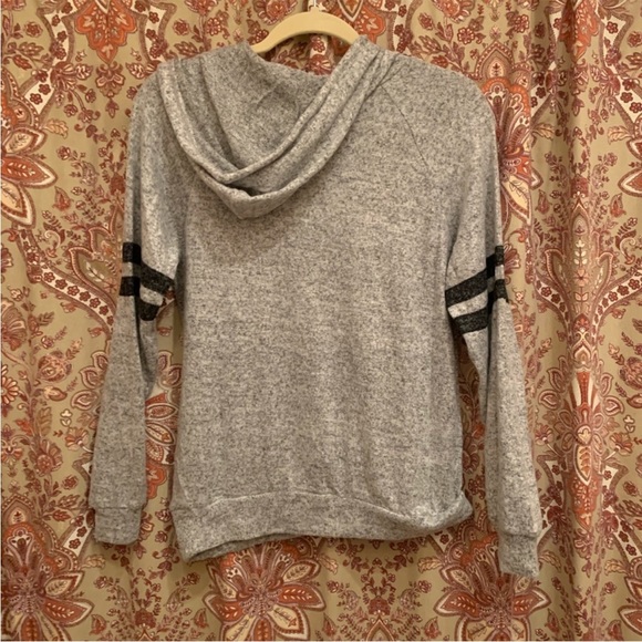 {AMBIANCE} Grey Soft Hoodie NWT - Picture 3 of 6